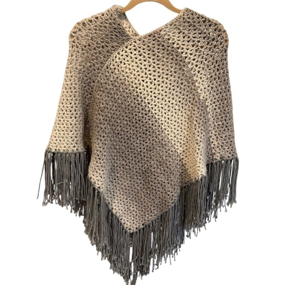 Boho Gray Taupe‎ Fringe Knit Crocheted Handmade Fall Poncho One Size EUC
